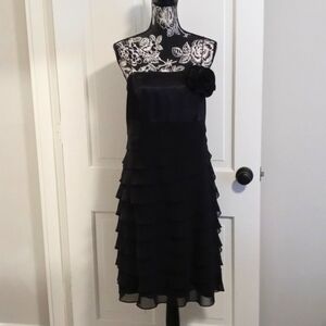 🖤White House Black Market🖤 - Black Ruffled Spaghetti Strap Cocktail Dress